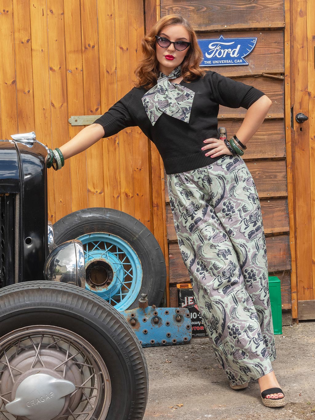 1950s short sleeve black jumper worn with vintage beach pyjamas